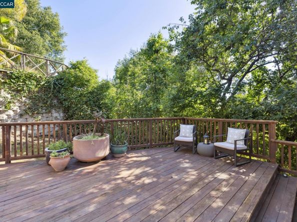 40 Las Palomas, Orinda CA 94563