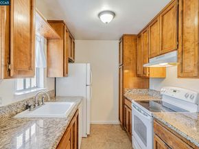 68 Peters Ave 6, Pleasanton CA 94566