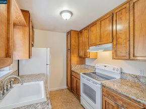 68 Peters Ave 6, Pleasanton CA 94566