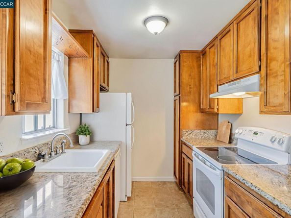 68 Peters Ave 6, Pleasanton CA 94566