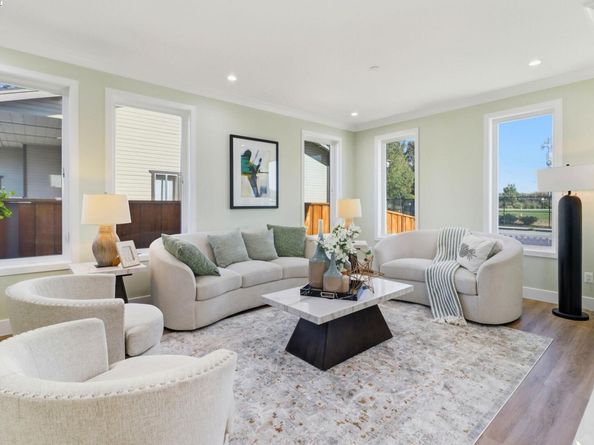 492 Sunset Blvd, Hayward CA 94541