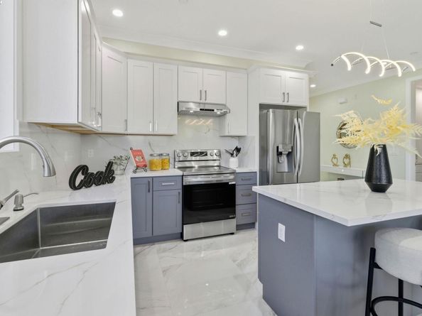 492 Sunset Blvd, Hayward CA 94541