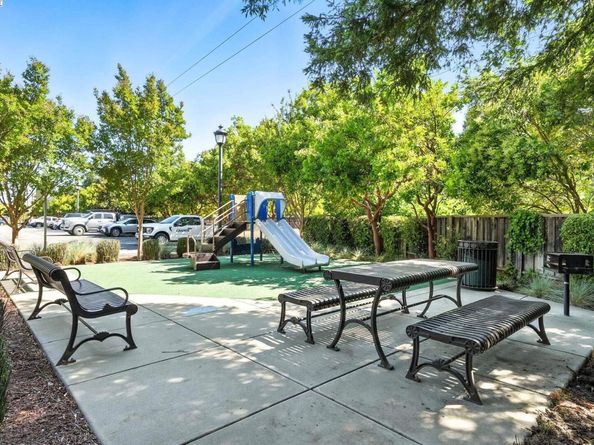 3406 Fostoria Way 313, Danville CA 94526