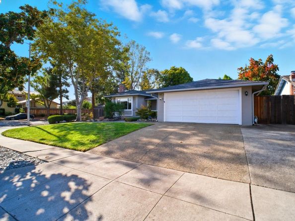 4987 Winchester Pl, Newark CA 94560