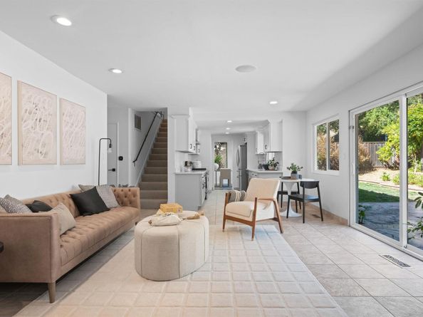 7796 Surrey Ln, Oakland CA 94605