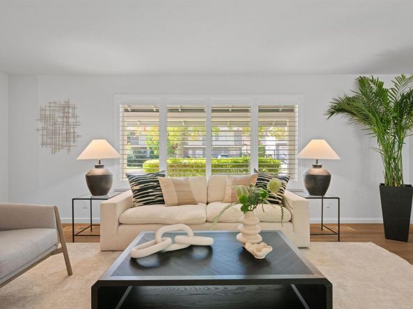 7796 Surrey Ln, Oakland CA 94605