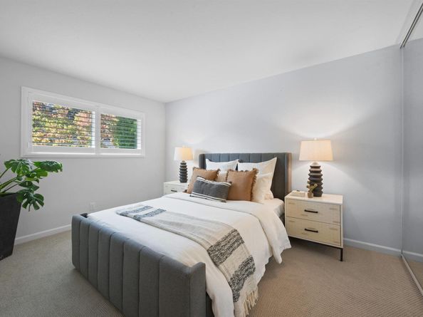 7796 Surrey Ln, Oakland CA 94605