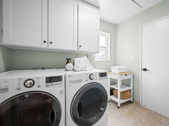 7796 Surrey Ln, Oakland CA 94605