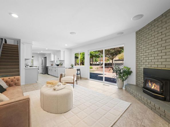 7796 Surrey Ln, Oakland CA 94605