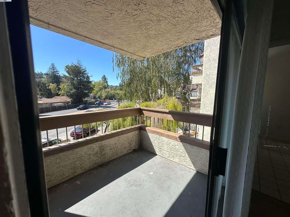 1222 S Villa Way, Walnut Creek CA 94595