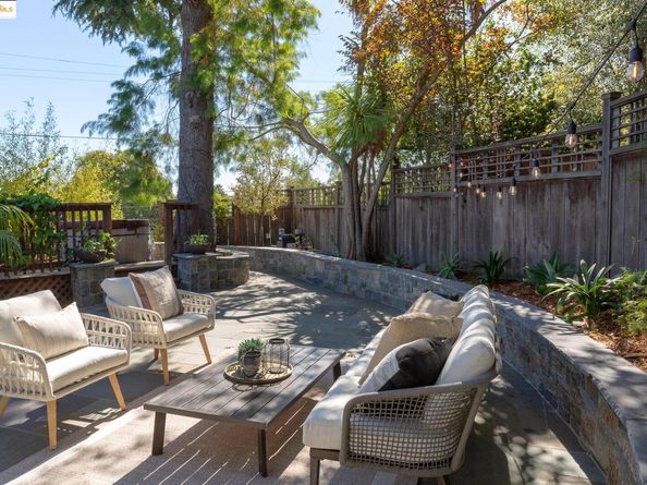495 Jean St, Oakland CA 94610