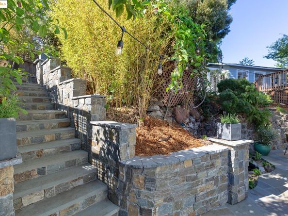 495 Jean St, Oakland CA 94610