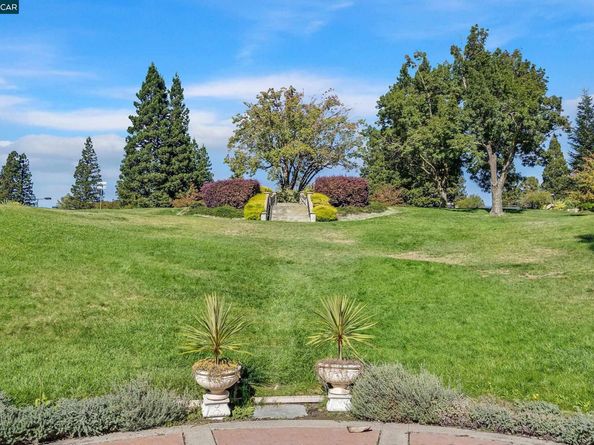 51 Eagle Lake Ct 11, San Ramon CA 94582