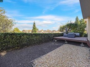 51 Eagle Lake Ct 11, San Ramon CA 94582
