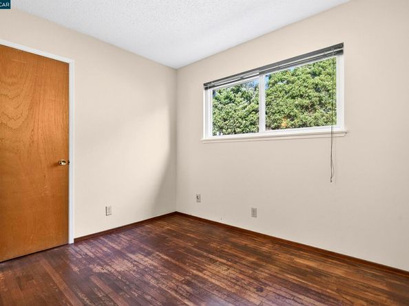 1200 Bay View Farm Rd, Pinole CA 94564