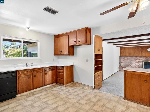 1200 Bay View Farm Rd, Pinole CA 94564