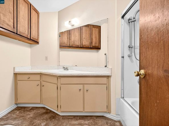 1200 Bay View Farm Rd, Pinole CA 94564