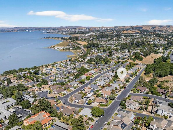 1200 Bay View Farm Rd, Pinole CA 94564