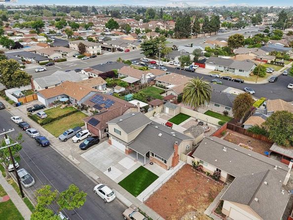 5447 Saint Mark Ave, Newark CA 94560