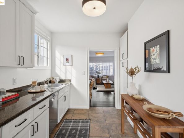 2937 Bona, Oakland CA 94601