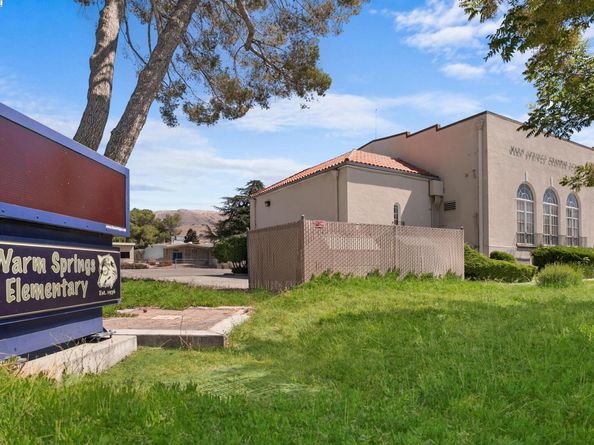 114 Hackamore Ln, Fremont CA 94539