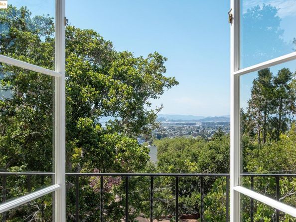 566 The Alameda, Berkeley CA 94707
