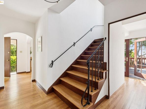 566 The Alameda, Berkeley CA 94707