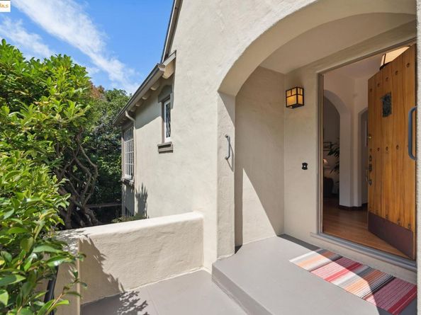 566 The Alameda, Berkeley CA 94707