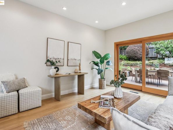 1075 Spruce Street, Berkeley CA 94707