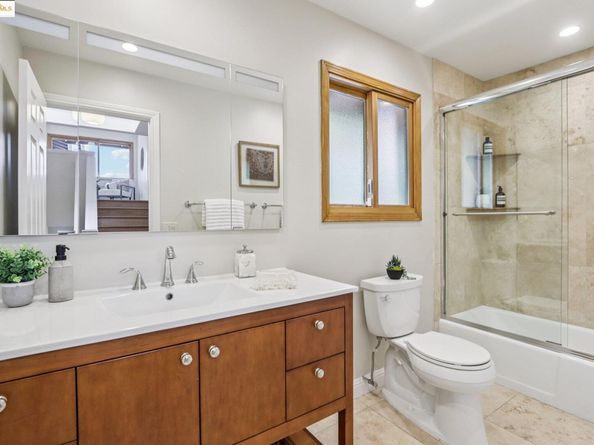 1075 Spruce Street, Berkeley CA 94707