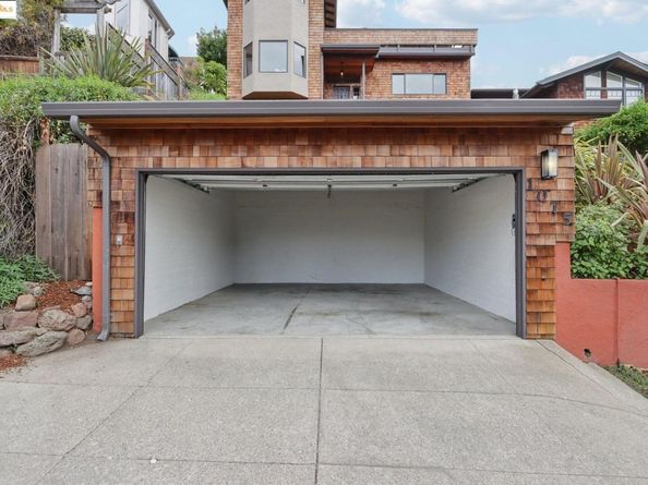 1075 Spruce Street, Berkeley CA 94707