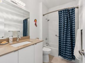 15 Shoreline Ct, Richmond CA 94804