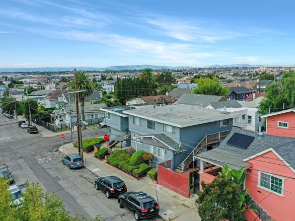 2105 48Th Ave, Oakland CA 94601