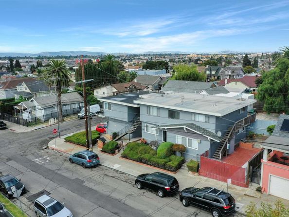 2105 48Th Ave, Oakland CA 94601