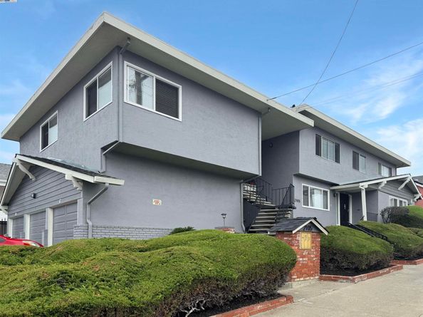 2105 48Th Ave, Oakland CA 94601