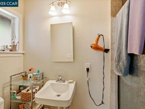 19 Via Floreado, Orinda CA 94563