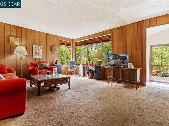 19 Via Floreado, Orinda CA 94563