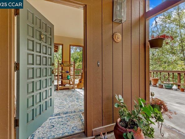 19 Via Floreado, Orinda CA 94563