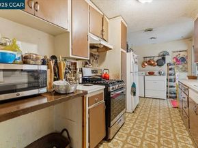 19 Via Floreado, Orinda CA 94563