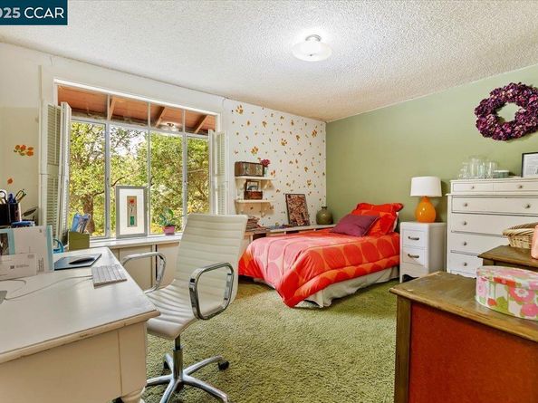 19 Via Floreado, Orinda CA 94563