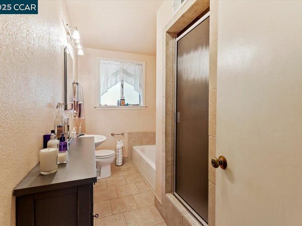 19 Via Floreado, Orinda CA 94563