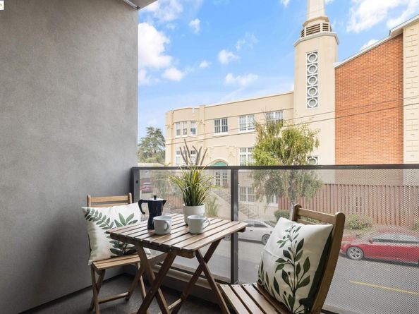 1233 Hampel St., Oakland CA 94602