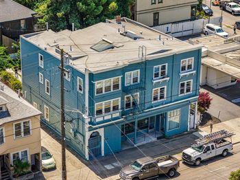 2110 Ashby Ave