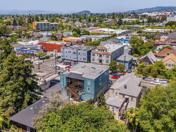 2110 Ashby Ave, Berkeley CA 94705