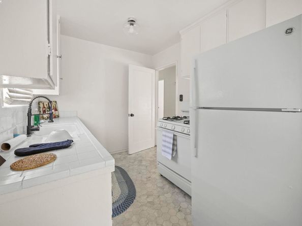 2790 Sacramento St, Berkeley CA 94702
