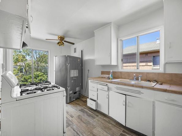 2790 Sacramento St, Berkeley CA 94702