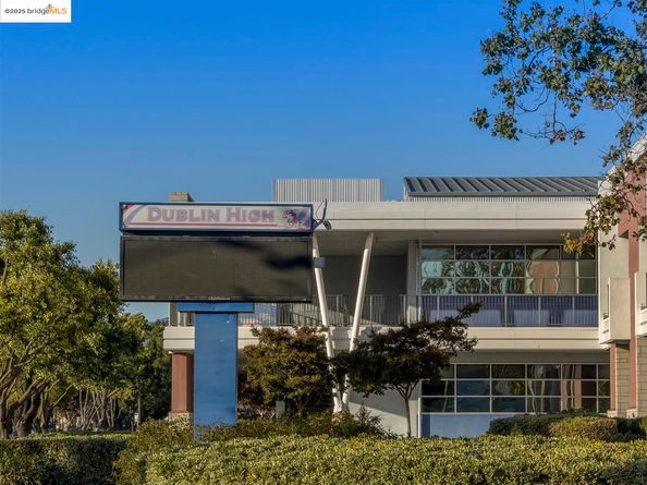 4153 Clarinbridge Cir, Dublin CA 94568