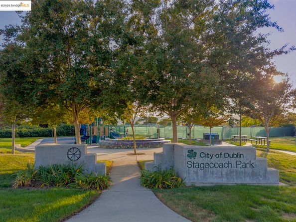4153 Clarinbridge Cir, Dublin CA 94568