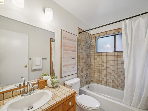 139 Del Mar Ave, Berkeley CA 94708