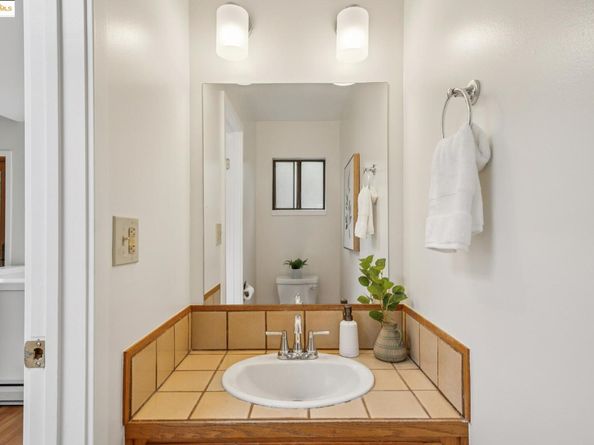 139 Del Mar Ave, Berkeley CA 94708